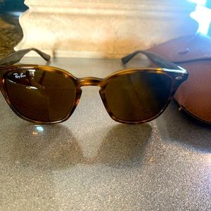 Ray-ban tortoise shell 4258 sunglasses with brown lenses